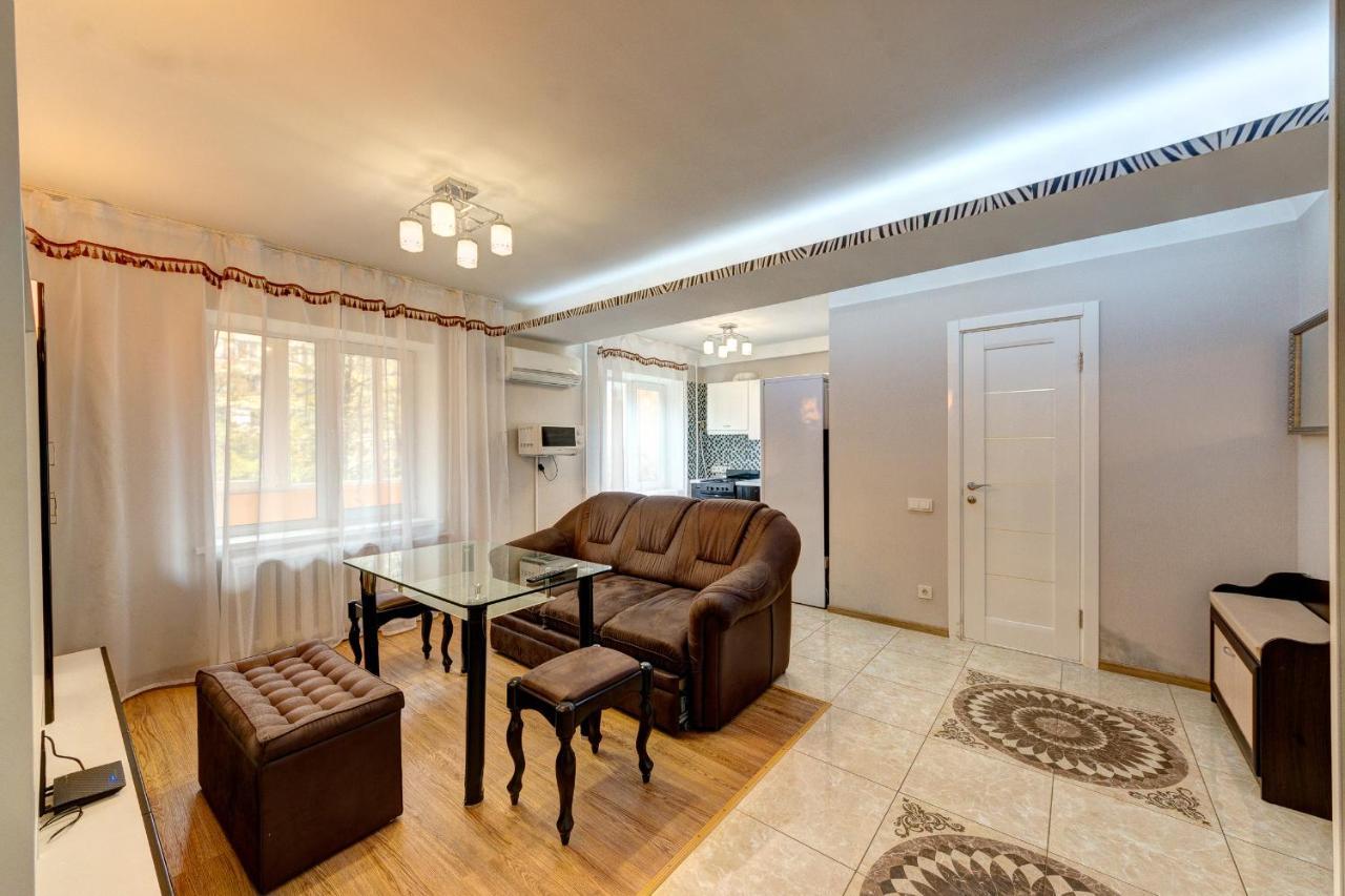 Excellent Apartment Druzhby Narodov Boulevard 3A. Lybedskaya Metro Station Kyiv Exterior photo